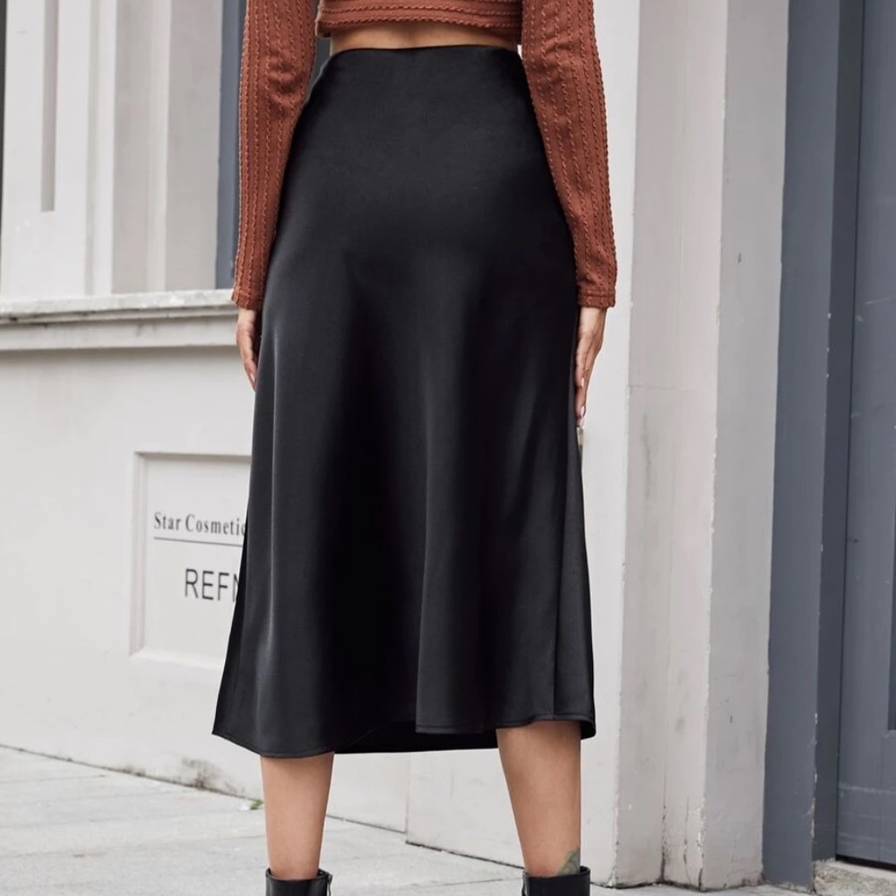 Luxe Black Zipper Satin Midi Slip Skirt - Picture 7 of 9